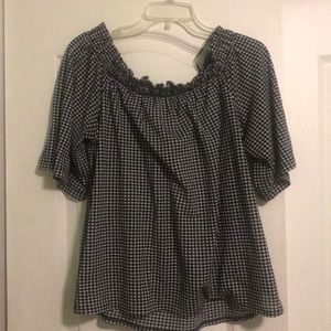 Off-the-shoulder shirt